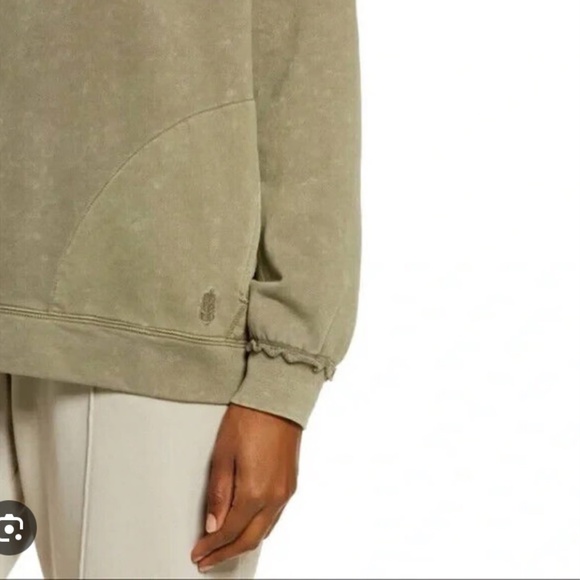 Free People Movement Metti Women Oversized Sweatshirt Sz M Distressed Pullover - Picture 4 of 15